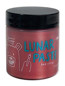 HUA77299 Simon Hurley Lunar Paste Bee Sting metallisk metallic pasta rød mørkerød