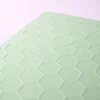 100605-037 Vaessen Creative Embossing Folder Honeycomb honningmønster bier bikuber